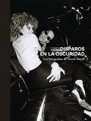 DISPAROS EN LA OSCURIDAD