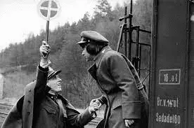 CLUB DE LECTURA BLITZ: TRENS RIGOROSAMENT VIGILATS DE BOHUMIL HRABAL