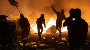 NOPENSEU: UNA HISTÒRIA DE LA VIOLÈNCIA ¿ÉS MANIFESTACIÓ DE DEBILITAT? NOPENSEU: UNA HISTÒRIA DE LA VIOLÈNCIA ¿ÉS MANIFESTACIÓ DE DEBILITAT?