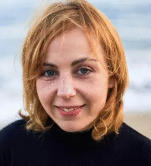 BEATRIZ GARCÍA GUIRADO PRESENTA LOS PIES FRÍOS