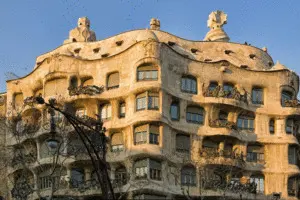 NOCONSTRUÏU: DOMÈNECH I MONTANER, GAUDÍ, PUIG I CADAFALCH
