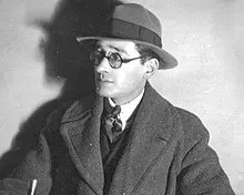 NON LEAS: O PORCO DE PÉ DE VICENTE RISCO