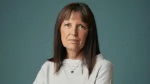 LA VUELTA AL MUNDO EN OCHO NOVELAS NEGRAS: ELENA SABE. CLAUDIA PIÑEIRO