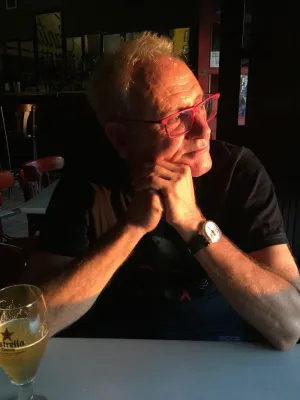 ÁNGEL DE LA CALLE PRESENTA LA CAJA DE PANDORA