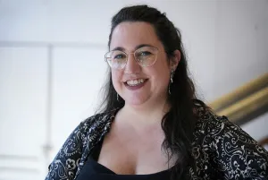 CONVERSA AMB AIDA SUNYOL A PROPÒSIT DE MERCROMINA (PREMI BBVA SANT JOAN DE NOVEL·LA 2025)