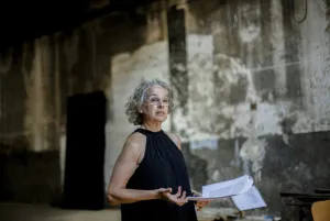 ROSA MARIA VILANOVA PRESENTA UN POETA I DUES DONES D'ELVIRA AUGUSTA LEWI