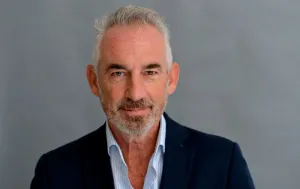 TIM JACKSON PRESENTA L'ECONOMIA DE LA CURA