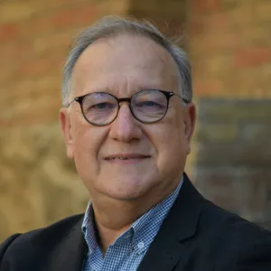 CARLOS A. SCOLARI PRESENTA HOMO MEDIATICUS